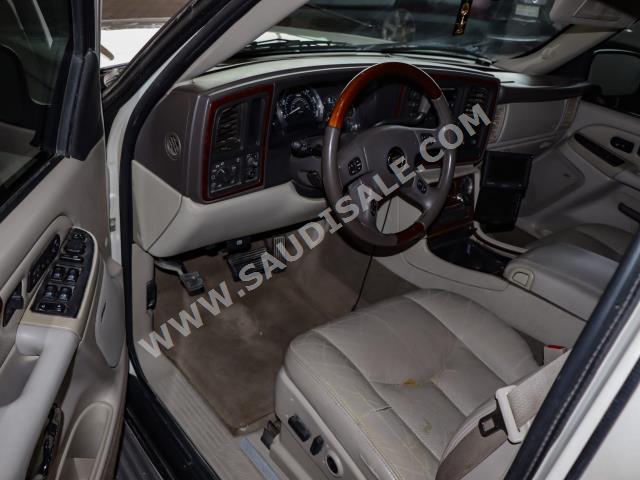 2005 كاديلاك اسكاليد