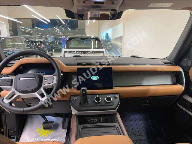 2023 لاند روفر ديفيندر اس اي