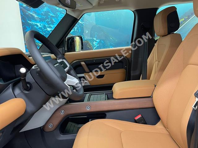 2023 لاند روفر ديفيندر اس اي