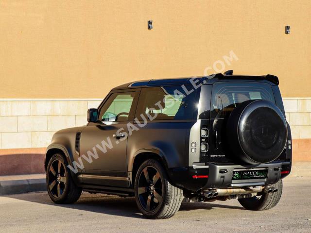 2023 لاند روفر ديفيندر إصدار كارباثيان