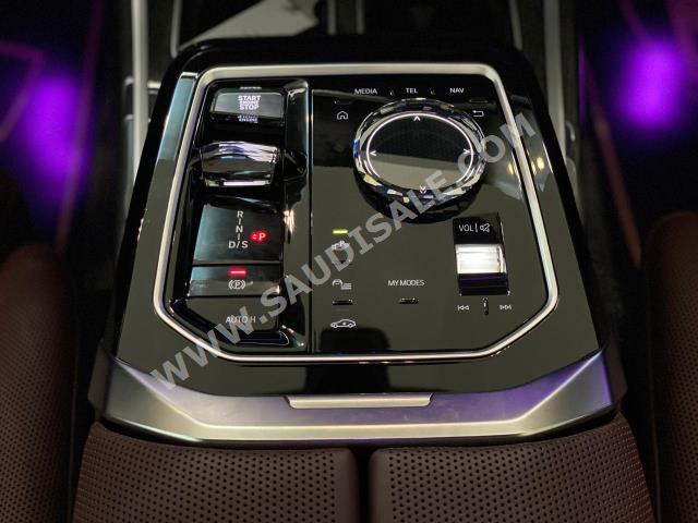 2023 بي ام دبليو الفئة السابعة 760 إل أي إم