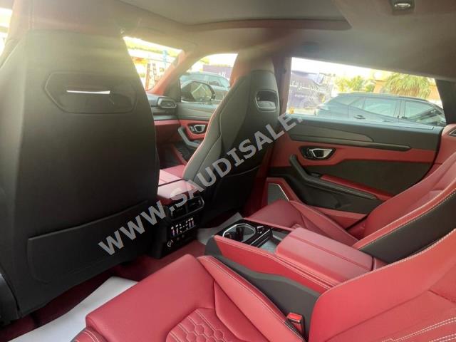 2023 لمبرجيني اوروس اس