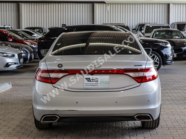 2016 هيونداي ازيرا