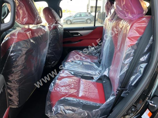 2023 لكزس إل إكس 600 إف