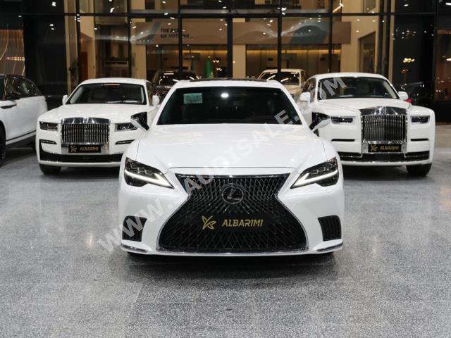 2023 لكزس إل إس 500