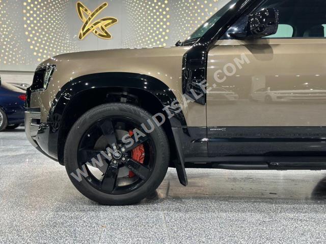 2021 لاند روفر ديفيندر