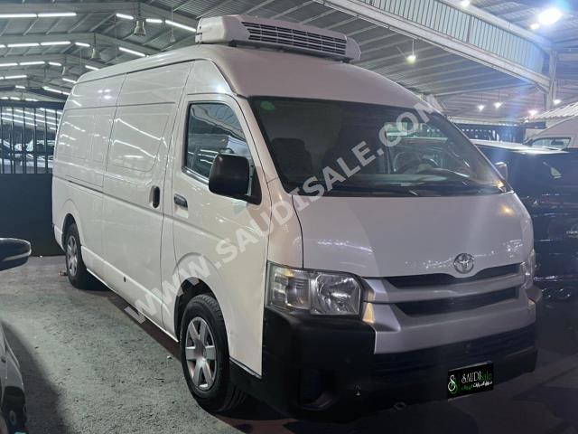 2015 Toyota Hiace