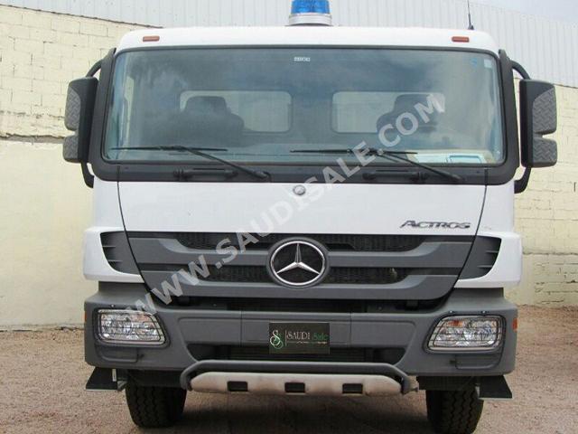 2014 مرسيدس - بنز اكتروس