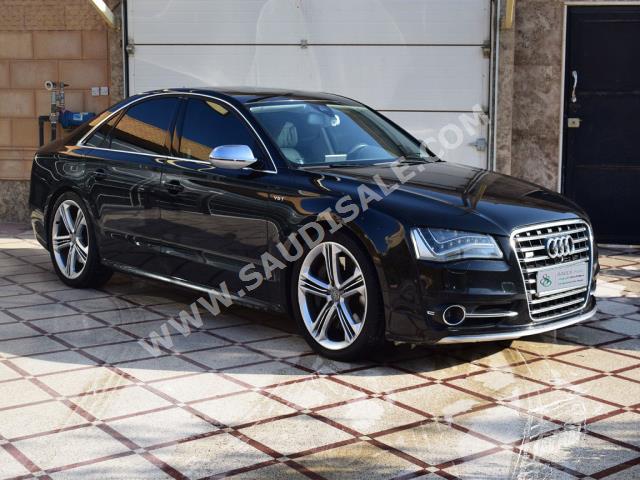 2013 Audi S8