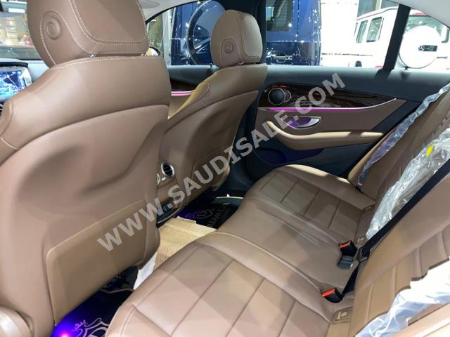 2022 مرسيدس - بنز إي 200