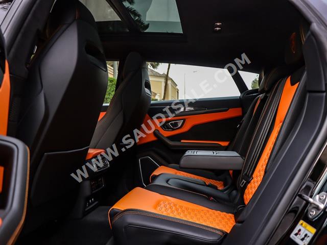 2021 لمبرجيني اوروس