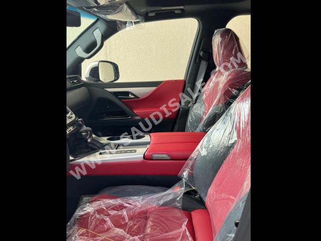 2023 لكزس إل إكس 600 إف