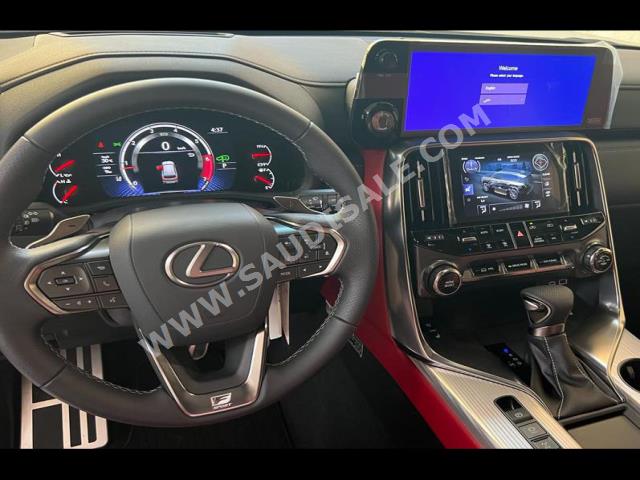 2023 لكزس إل إكس 600 إف