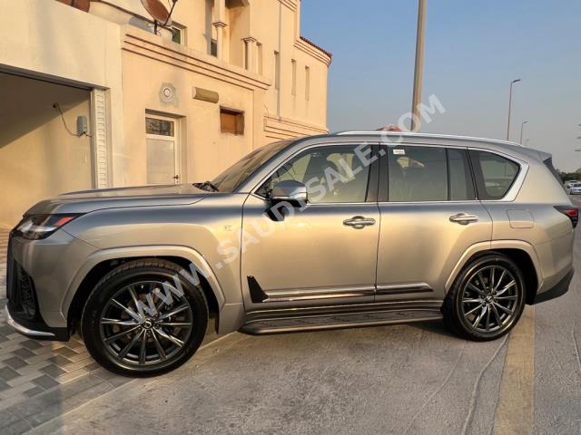 2023 لكزس إل إكس 600 إف