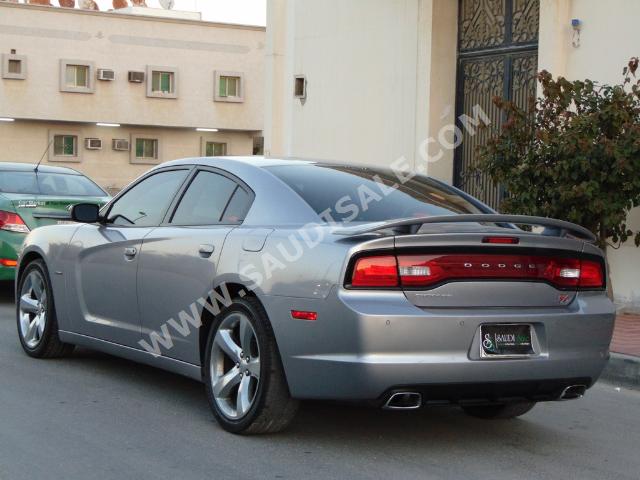 2014 دودج تشارجر ار تي