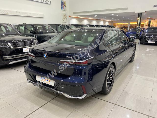 2023 بي ام دبليو الفئة السابعة 735 إل أي