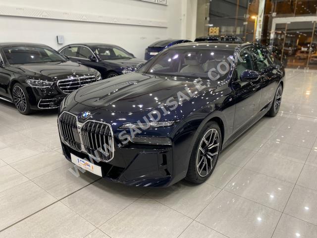 2023 بي ام دبليو الفئة السابعة 735 إل أي