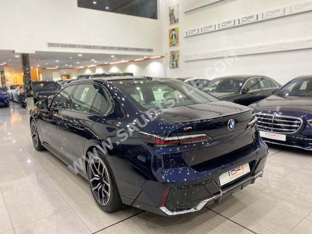 2023 بي ام دبليو الفئة السابعة 735 إل أي