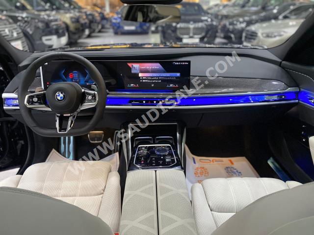 2023 بي ام دبليو الفئة السابعة 735 إل أي