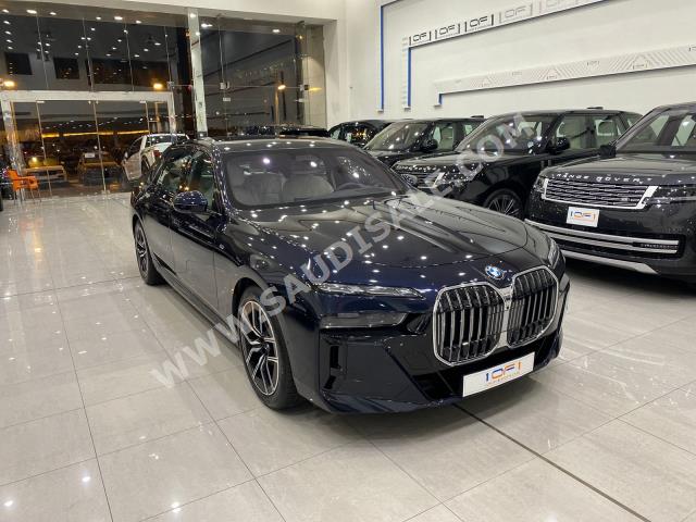 2023 بي ام دبليو الفئة السابعة 735 إل أي