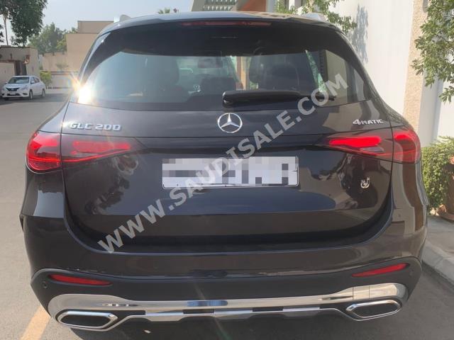 2023 مرسيدس - بنز جي إل سي 200 اي ام جي