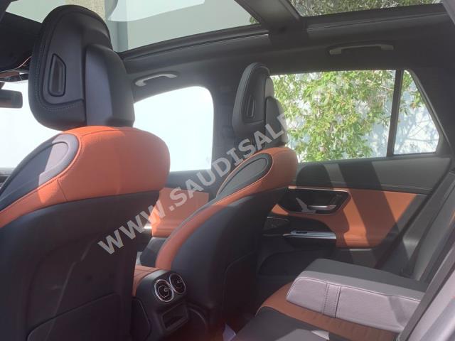 2023 مرسيدس - بنز جي إل سي 200 اي ام جي