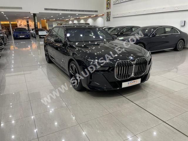 2023 بي ام دبليو الفئة السابعة 735 إل أي