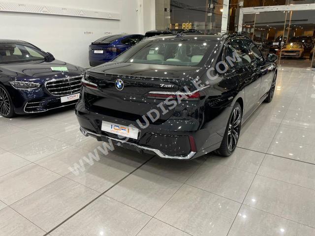 2023 بي ام دبليو الفئة السابعة 735 إل أي