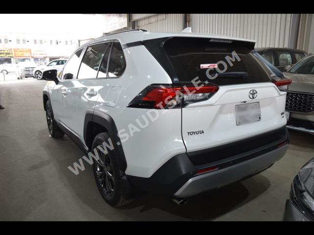 2023 تويوتا راف 4