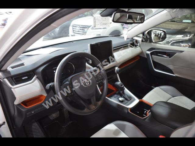 2023 تويوتا راف 4