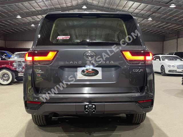 2022 تويوتا لاند كروزر جي اكس ار