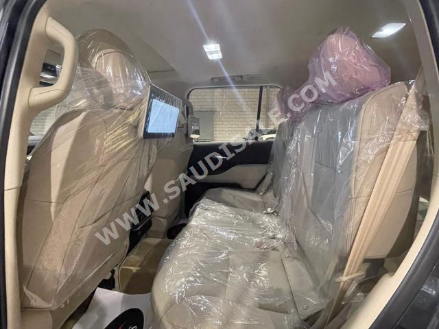 2022 تويوتا لاند كروزر جي اكس ار