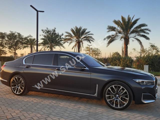 2020 بي ام دبليو الفئة السابعة 730 إل أي