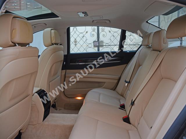 2013 بي ام دبليو الفئة السابعة 730 إل أي