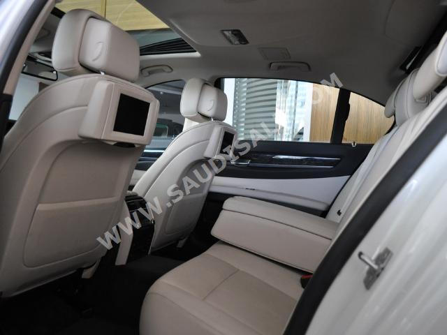 2010 BMW 7 Series 730Li