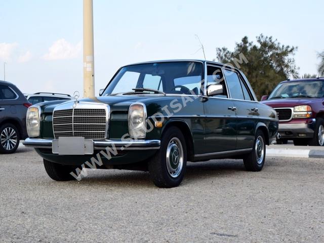 1975 مرسيدس - بنز إي 250