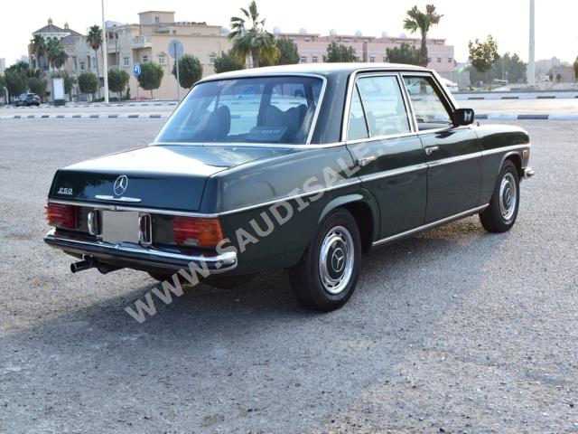1975 مرسيدس - بنز إي 250
