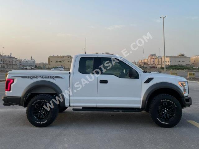 2017 فورد اف 150 رابتور