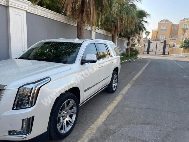 2015 كاديلاك اسكاليد