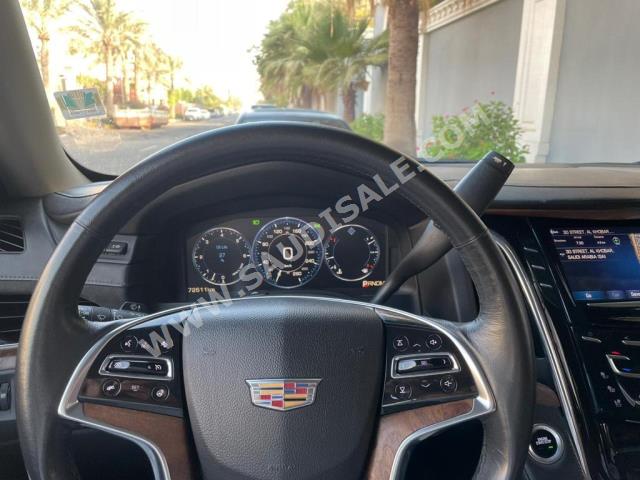 2015 كاديلاك اسكاليد