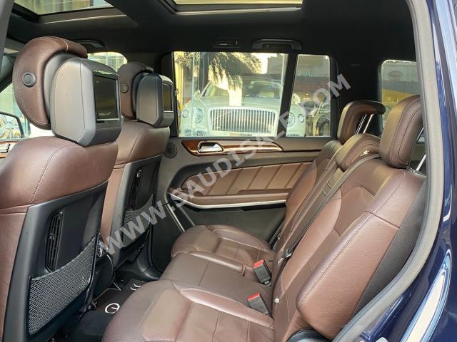 2015 مرسيدس - بنز جي إل 500 أي إم جي