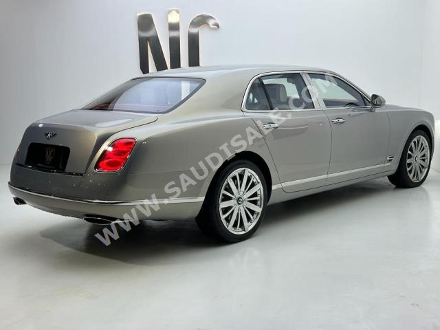 2016 بنتلي مولسان