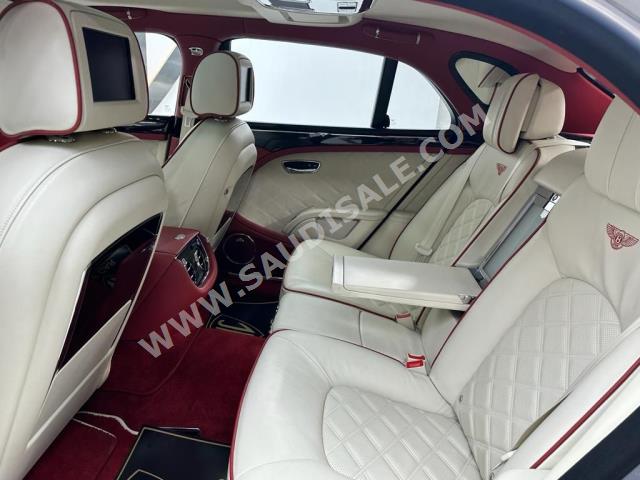 2016 بنتلي مولسان