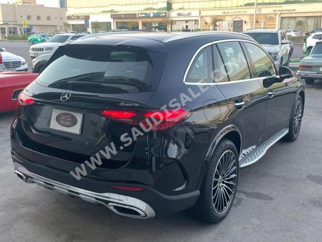 2023 مرسيدس - بنز جي إل سي 200