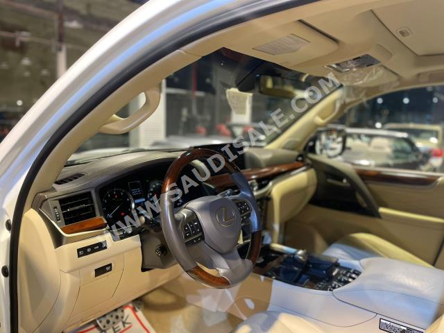 2019 لكزس إل إكس 570