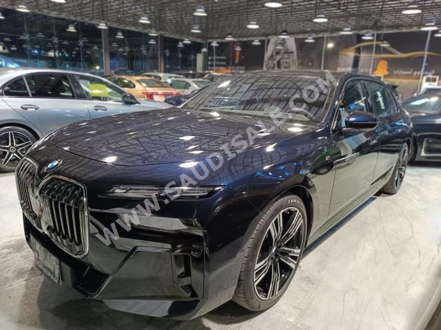 2023 بي ام دبليو الفئة السابعة 735 إل أي