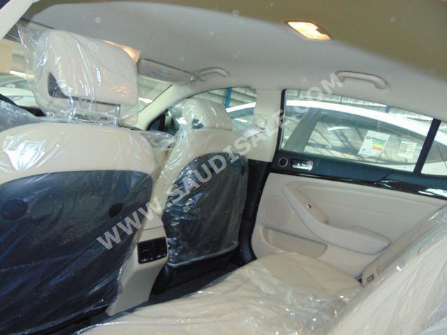 2016 كيا كادينزا