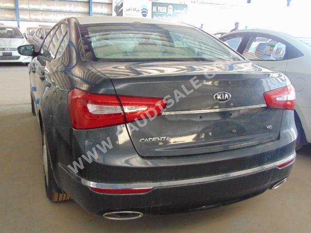 2016 كيا كادينزا