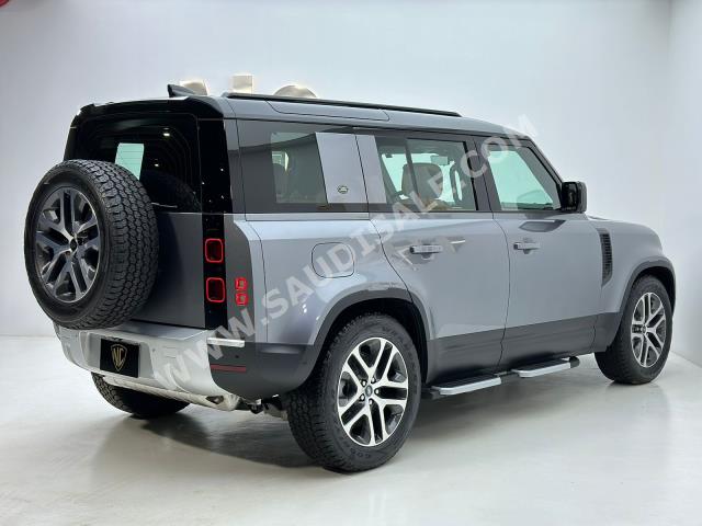 2024 لاند روفر ديفيندر اتش اس اي