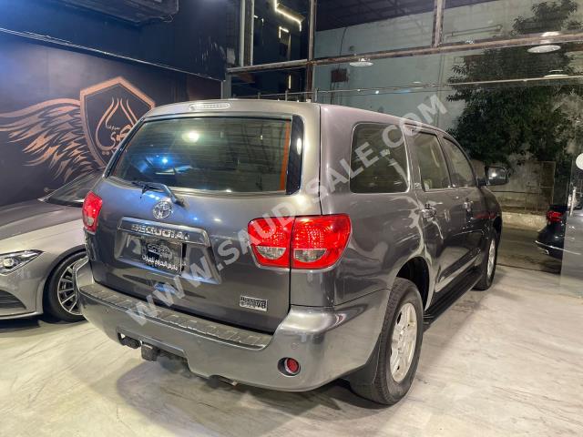 2015 تويوتا سكويا